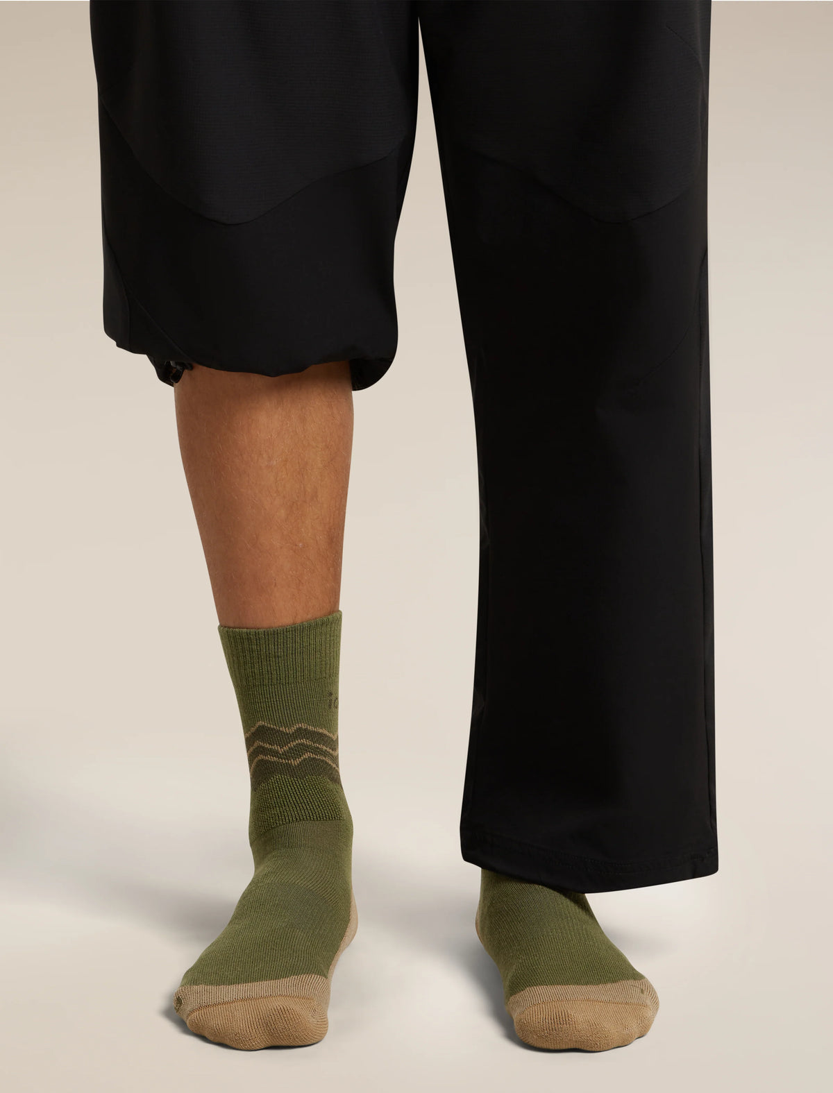 Men's Merino Hike+ Medium Crew Across the Peaks Socks